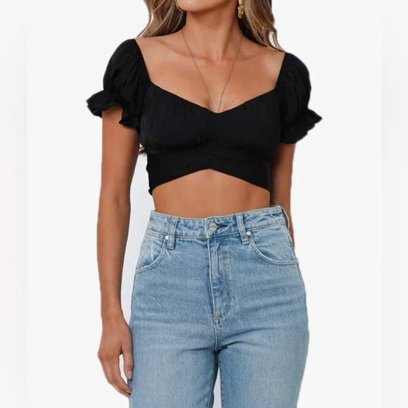 BNWT - Selfie Leslie Linka Off-Shoulder Crop Top in Black - Picture 4 of 9